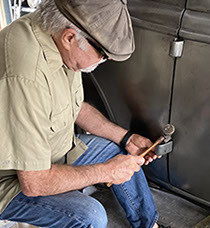 Mike Scheller. Harbor Hot Rods. Custom parts for classic Ford cars, design and repair of hot rods.
